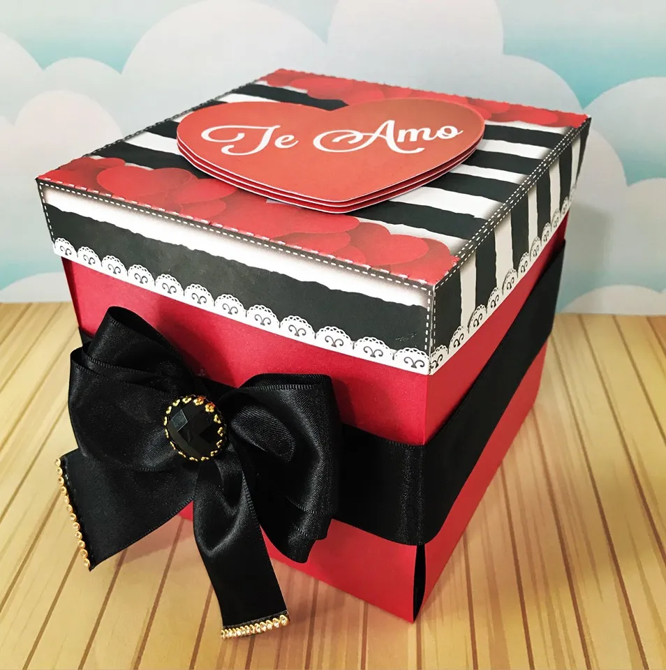 Arquivo para topo de bolo e papelaria romântica tema enfeites dia dos namorados nos formatos Studio e PDF, pronto para imprimir e recortar.