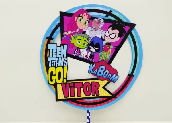 Elementos de decoração para festa infantil tema Jovens Titãs em formatos digitais Studio, PNG e PDF.