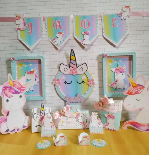 Moldes digitais de decoração para festa infantil de unicórnio simples nos formatos Studio, PNG e PDF para impressão rápida e personalizados de festas em casa.