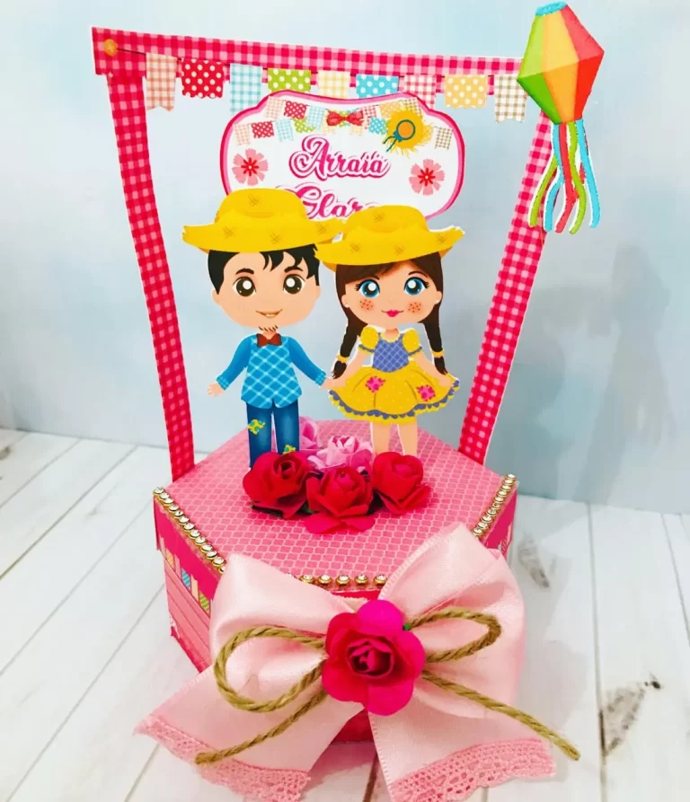 Arquivo de corte para caixas temáticas e decoração de aniversário infantil junino rosa nos formatos Studio e PDF, ideal para festas de luxo e eventos.