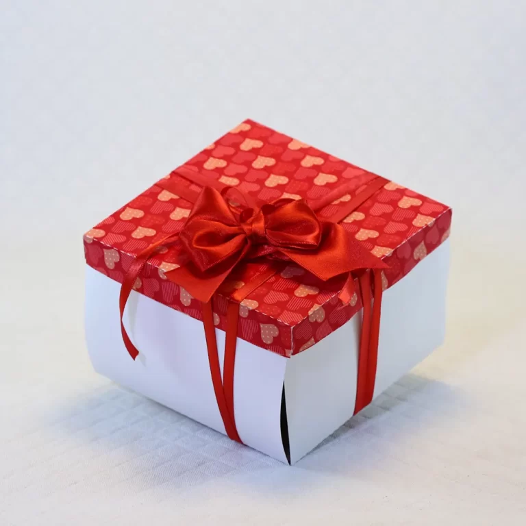 Moldes digitais de decoração para festa de dia dos namorados nos formatos Studio e PDF para impressão de alta resolução e personalizados de festas apaixonantes.