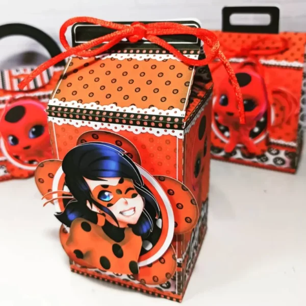 Topper de bolo Ladybug para festa simples e barata em arquivo digital pronto para corte.