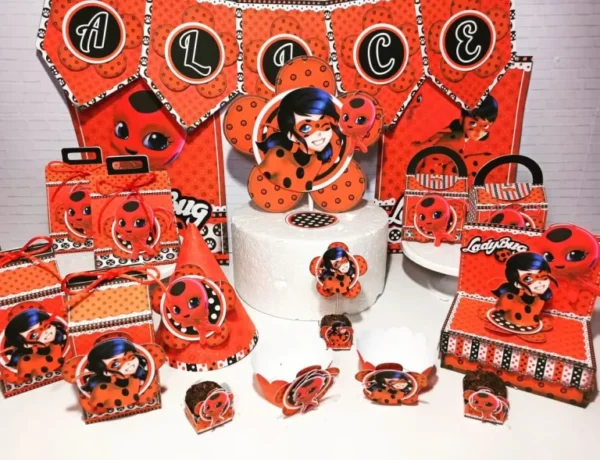 Topo de bolo para festa da Ladybug simples e barata em arquivo digital Studio e PDF.