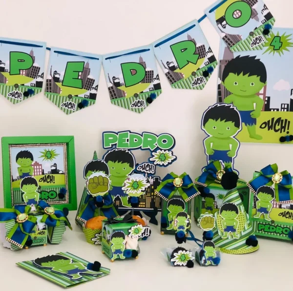 Arquivo digital para festa de aniversário no tema Hulk em formatos Studio e PDF.