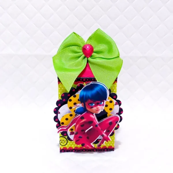 Topper de bolo Ladybug para festa de aniversário em arquivo digital pronto para imprimir e cortar.