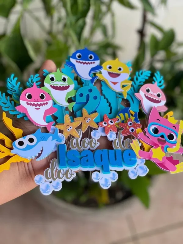 Arquivo digital de topper de bolo no tema Baby Shark para Silhouette Studio.