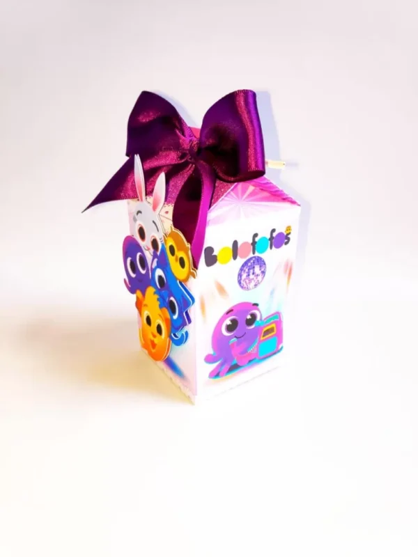 Arquivo digital para personalizados de aniversário tema Bolofofos Menina com corte digital e manual.