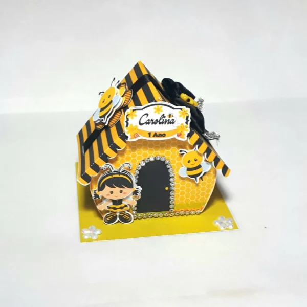 Topper de bolo e elementos de decoração tema abelhinha prontos para recortar no Studio.