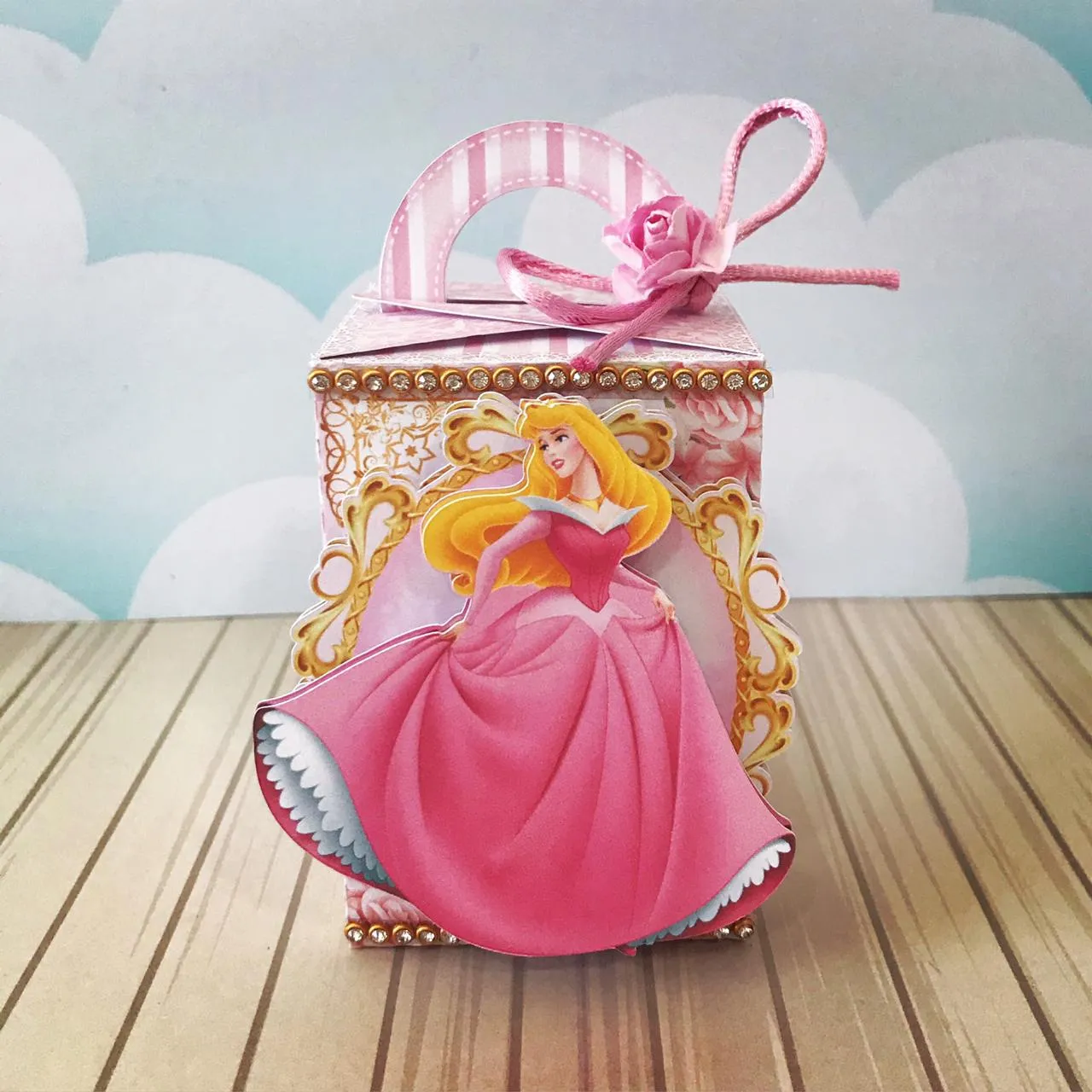 Moldes práticos de scrapfesta para lembrancinhas de princesa em formato Studio, PNG e PDF.