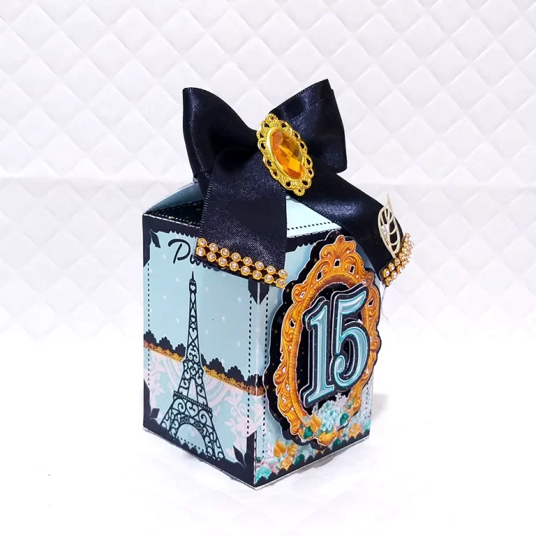 Moldes práticos de scrapfesta para lembrancinhas de 15 anos Paris em formato Studio e PDF.