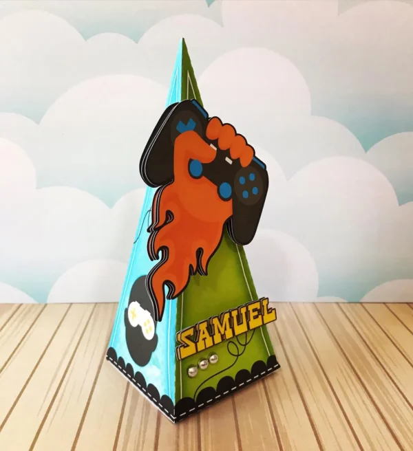 Topper de bolo e elementos de decoração para aniversário no tema video game prontos para imprimir e recortar.