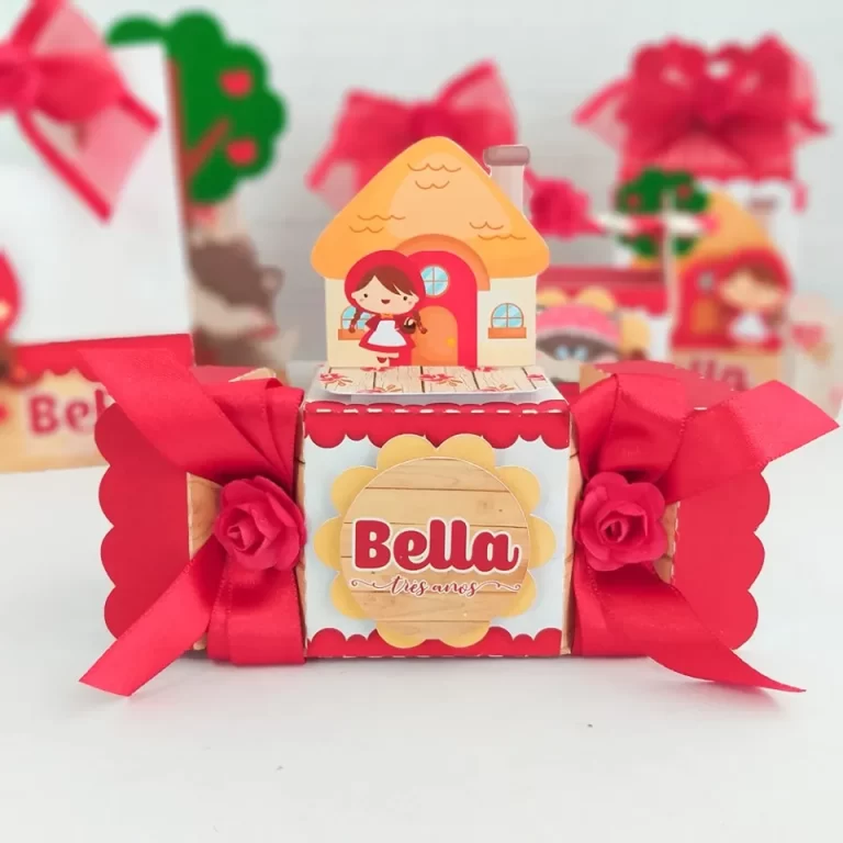 Moldes de scrapfesta para personalizados de aniversário da Chapeuzinho Vermelho nos formatos digitais Studio e PDF.