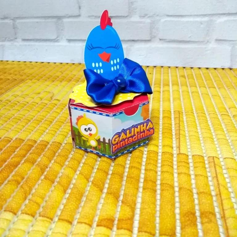 Moldes digitais com elementos divertidos e notas musicais para aniversário tema Galinha Pintadinha em Studio.