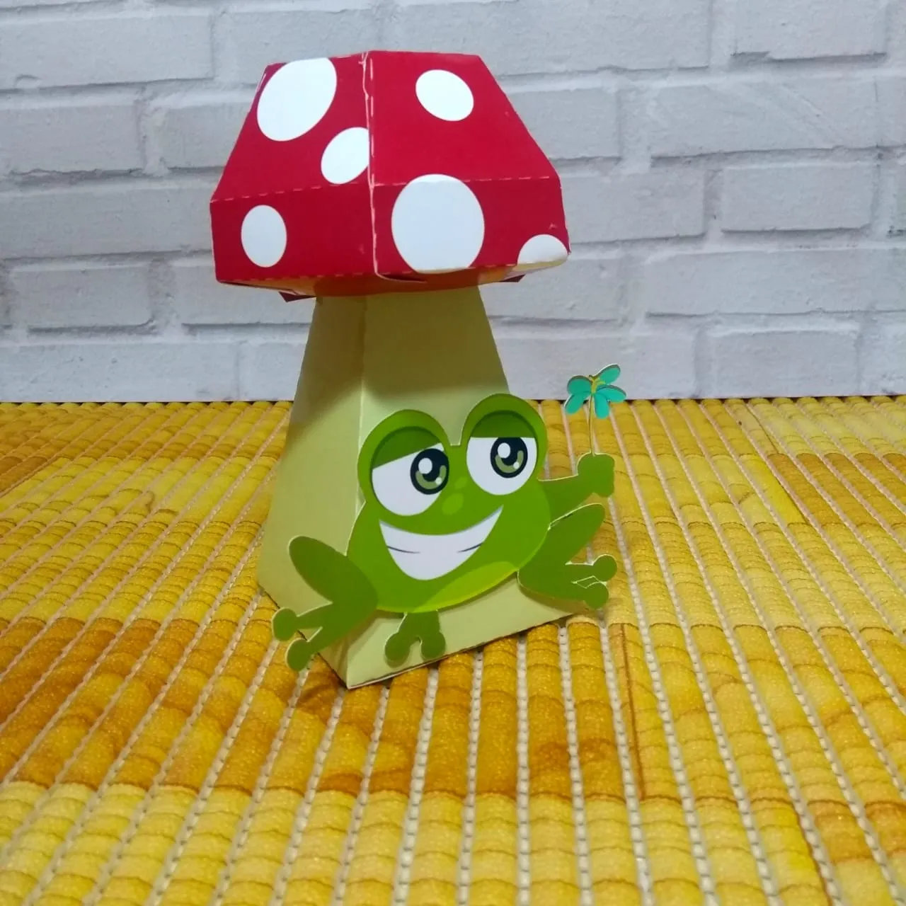 Arquivos de corte para itens de aniversário tema Galinha Pintadinha em formato Studio para Silhouette.