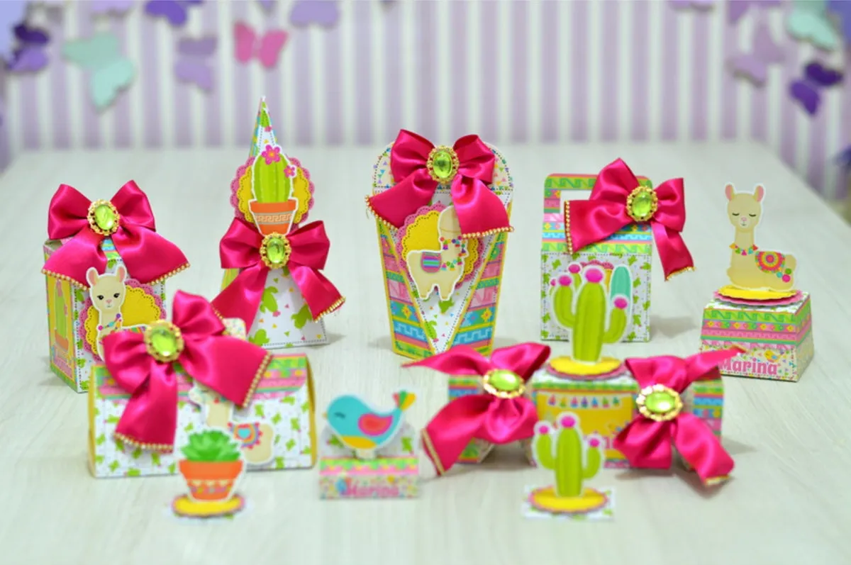 Kit digital de personalizados no tema Lhama e Cactos nos formatos Silhouette Studio e PDF.