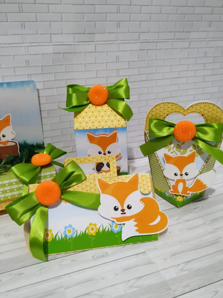 Moldes de scrapfesta para personalizados de raposa nos formatos digitais Studio, PNG e PDF.