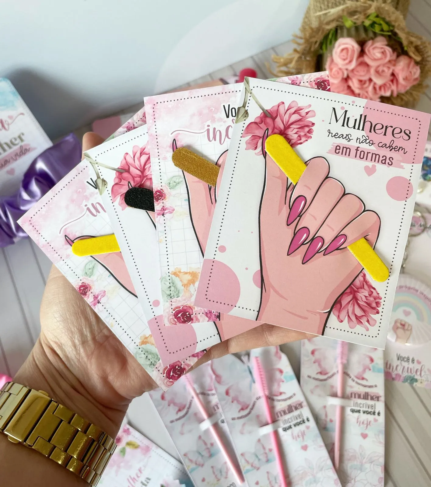 Kit digital de capas e miolo para Bloquinho Dia da Mulher nos formatos PDF e PNG para papelaria personalizada.