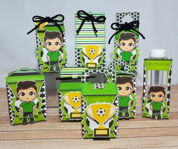 Itens personalizados para aniversário de futebol em arquivo digital Studio e PDF.