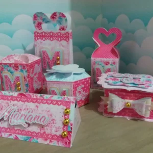 Kit digital de personalizados para festa de debutante na cor rosa em formato Silhouette Studio.