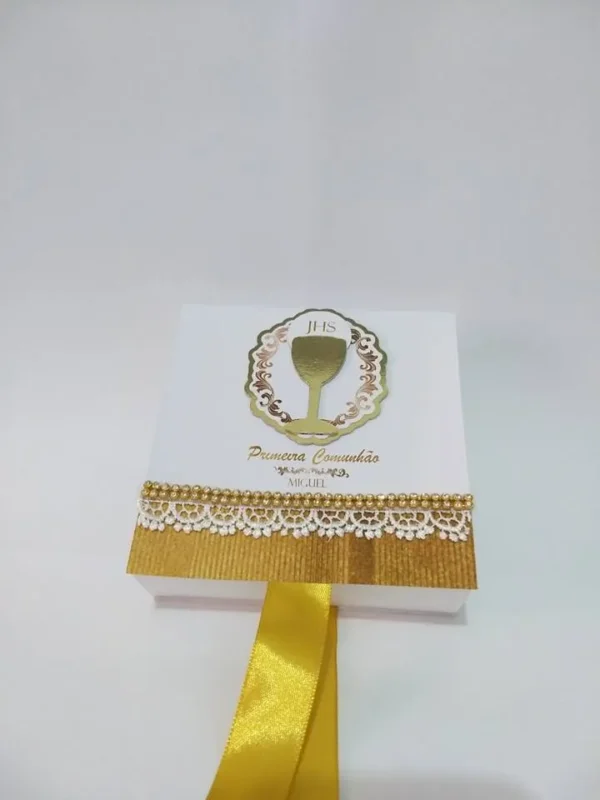 Caixinhas personalizadas de primeira comunhão prontas para edição no Silhouette Studio.