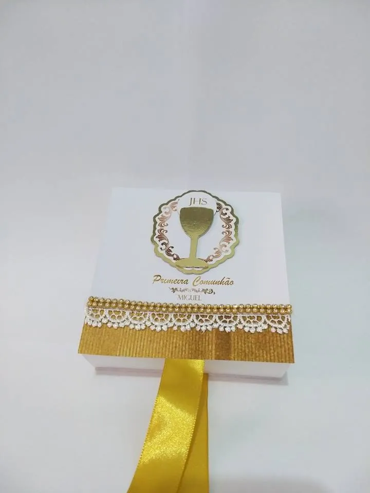 Caixinhas personalizadas de primeira comunhão prontas para edição no Silhouette Studio.
