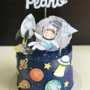 Topo de bolo para imprimir do tema Astronauta em formato Studio para decoração de festa infantil.