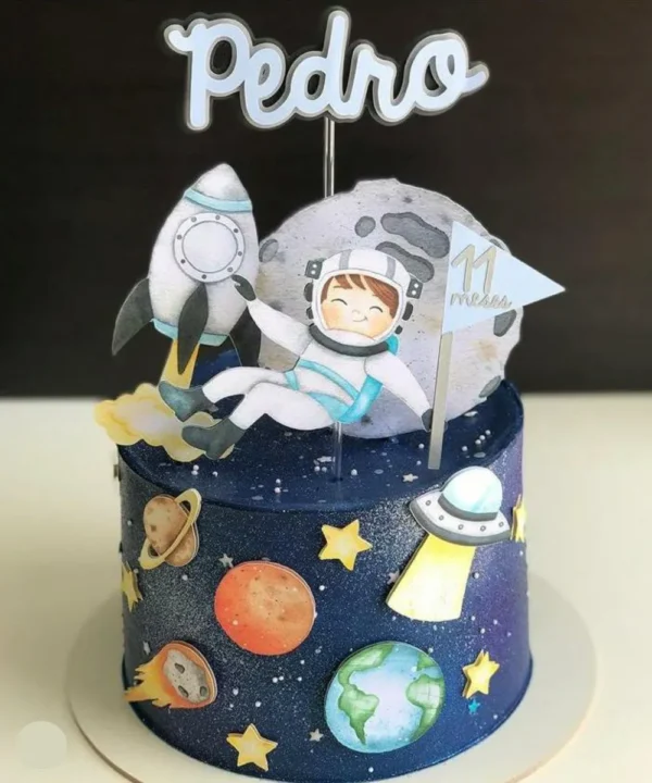 Topo de bolo para imprimir do tema Astronauta em formato Studio para decoração de festa infantil.