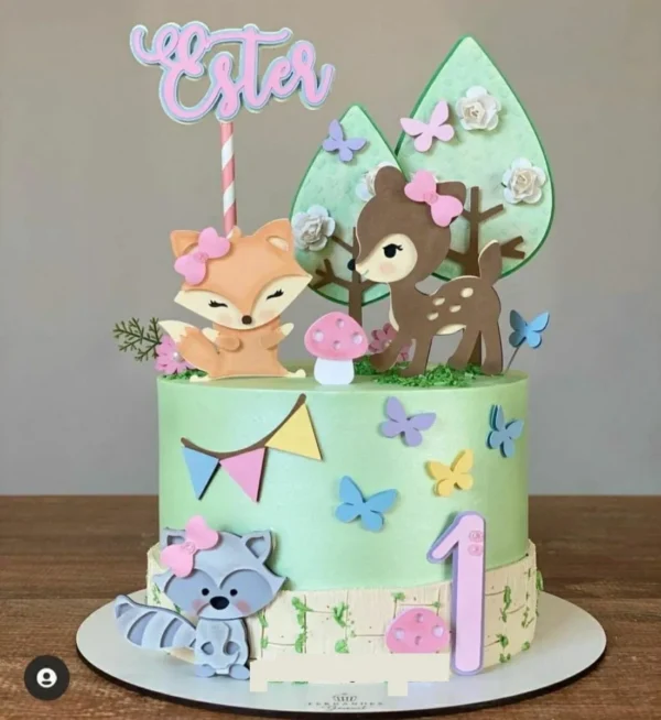 Topo de bolo para imprimir do tema Bosque em formato Studio para decoração de festa infantil.