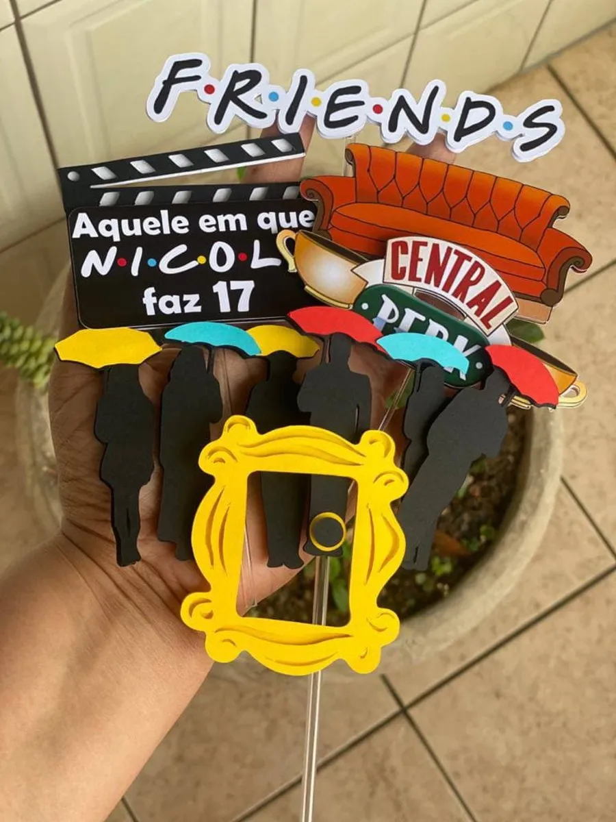 Arquivo digital de corte para topo de bolo no tema Friends em formato Silhouette Studio.