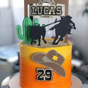 Topo de bolo para imprimir do tema Vaqueiro em formato Studio para decoração de festa sertaneja.