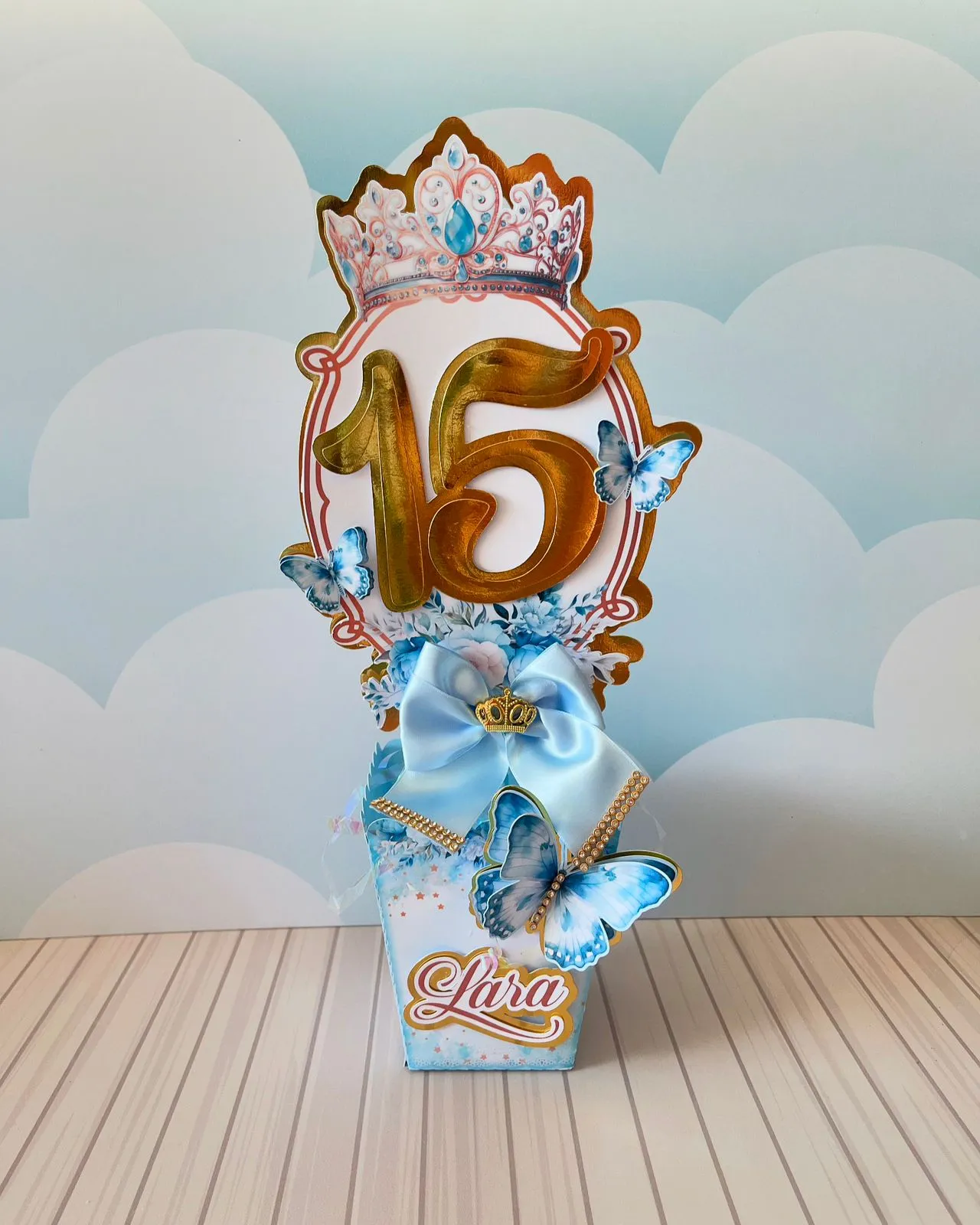 Moldes de caixas e embalagens finas para aniversário de 15 anos nos formatos Studio, PNG e PDF.