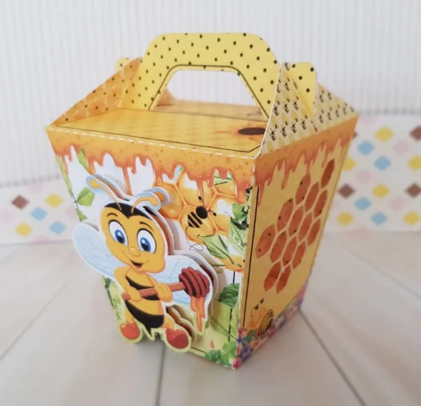 Topper de bolo e elementos de decoração tema Abelhinha prontos para imprimir e recortar em Studio e PDF.