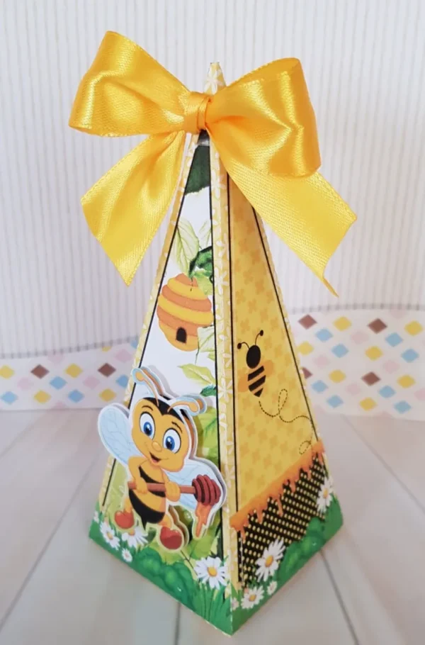 Design de corte para festa de aniversário no tema Abelhinha em formatos Studio e PDF.
