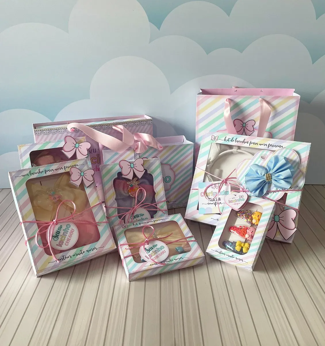 Kit digital de personalizados para embalagem e caixa de laços nos formatos Silhouette Studio, PNG e PDF.