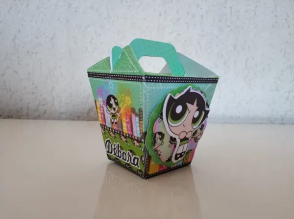 Itens personalizados para aniversário da Docinho em arquivo digital Studio e PDF.