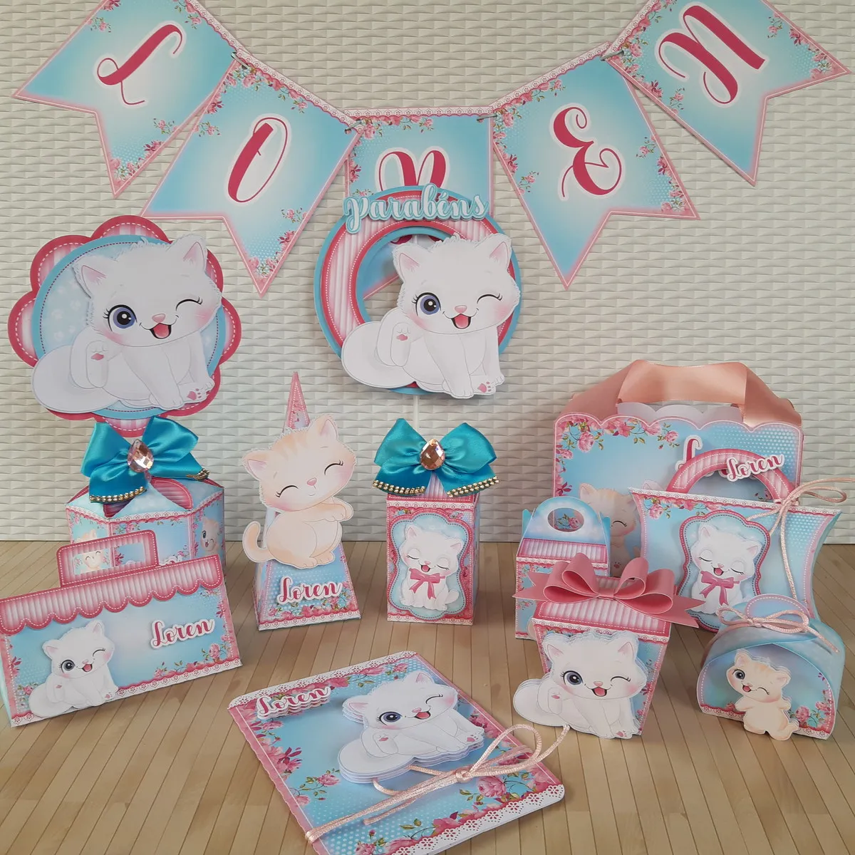 Kit digital de personalizados no tema Gatinha nos formatos Studio, PNG e PDF para scrapfesta.