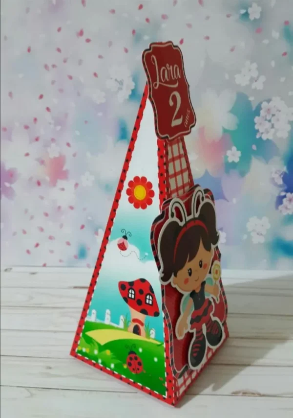 Caixinhas personalizadas de joaninha prontas para recorte nos formatos Studio e PDF.