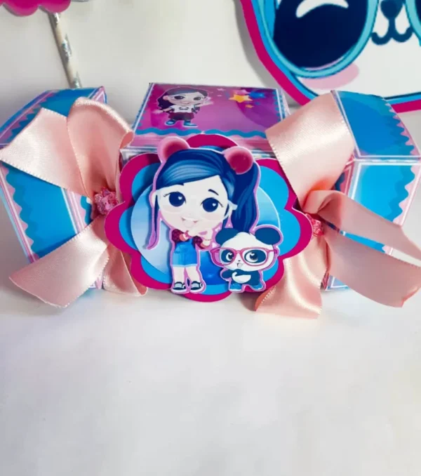 Kit de arquivos digitais para personalizados de aniversário tema Luluca com corte digital e manual.
