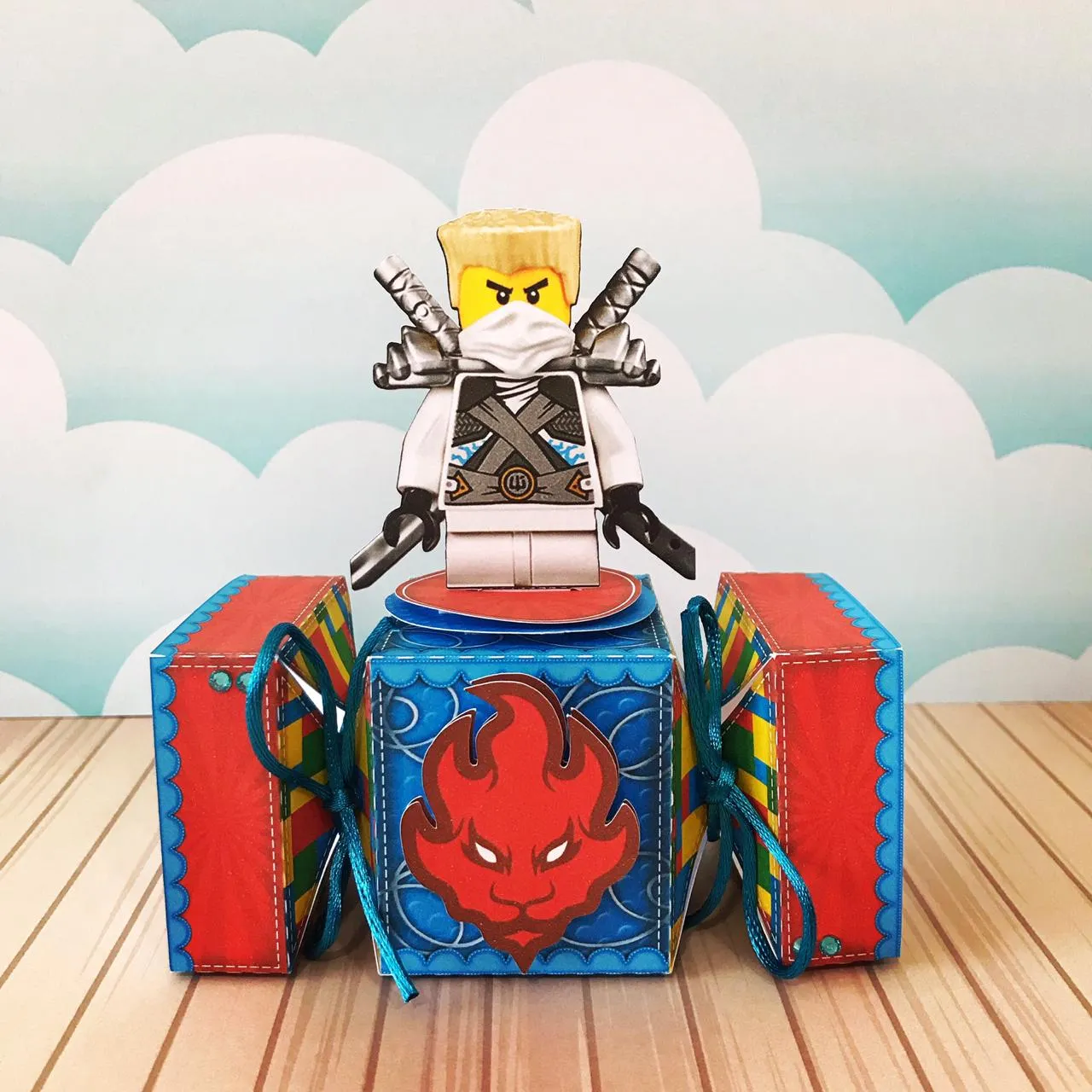 Design de corte para festa de aniversário no tema Ninjago em formatos Studio e PDF.