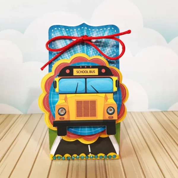 Kit de arquivos digitais para personalizados de aniversário tema Ônibus com corte digital e manual.