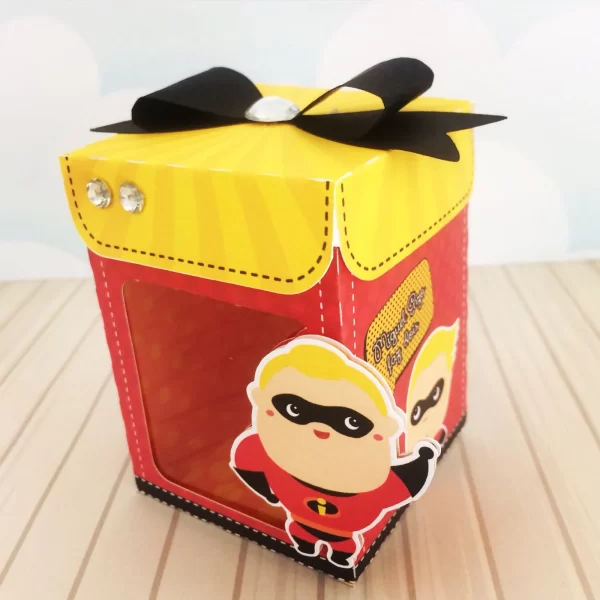 Topper de bolo e elementos de decoração tema Os Incríveis prontos para imprimir e recortar em Studio e PDF.