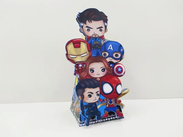 Topper de bolo e elementos de decoração tema Vingadores prontos para imprimir e recortar.