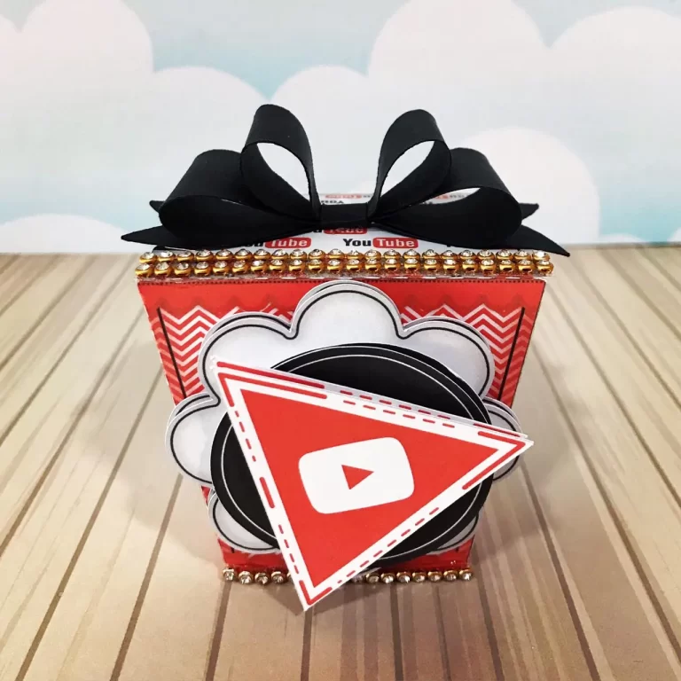 Moldes de scrapfesta no tema Youtube nos formatos digitais Studio, PNG e PDF para recortar na Silhouette.