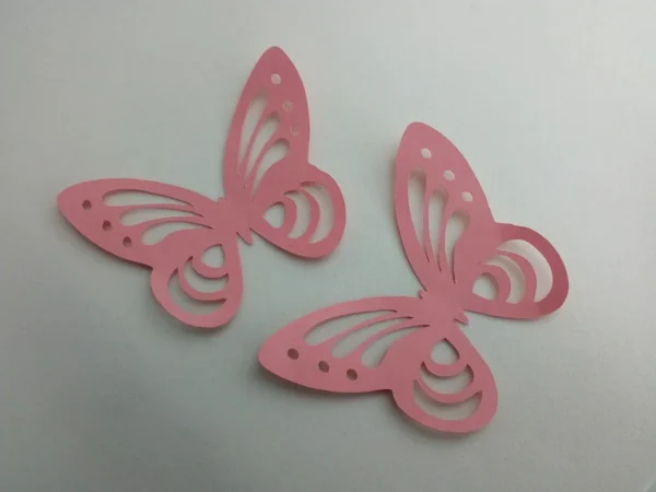Arquivo digital de borboleta com asas vazadas em formato Studio para recorte na Silhouette.