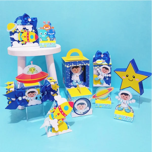 Kit digital de personalizados no tema Astronauta Tema de Aniversário nos formatos Studio e PDF para scrapfesta.