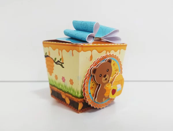 Topper de bolo e elementos de centro de mesa tema Abelhinha prontos para imprimir e recortar.