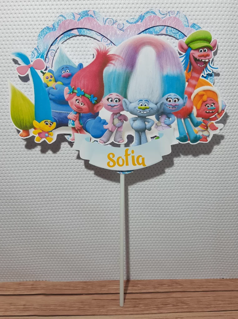Lembrancinhas do tema Trolls e apliques prontos para recortar em formatos Studio e PDF.