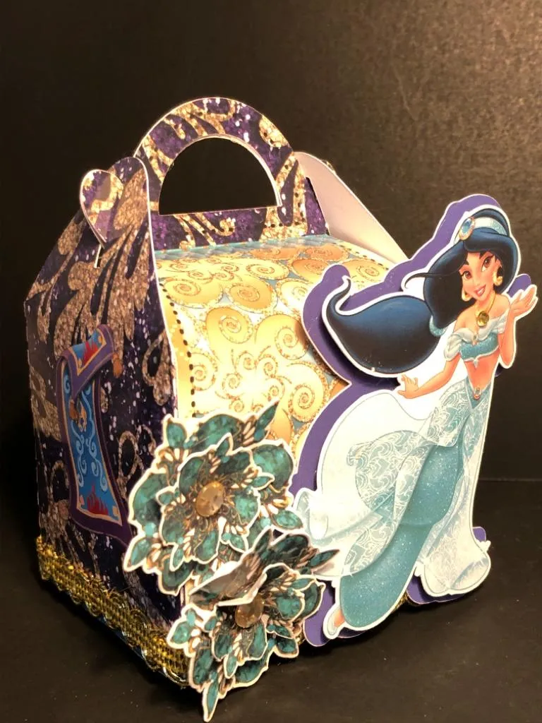 Moldes digitais com elementos do castelo e lâmpada mágica para centro de mesa Jasmine em Studio, SVG e PDF.