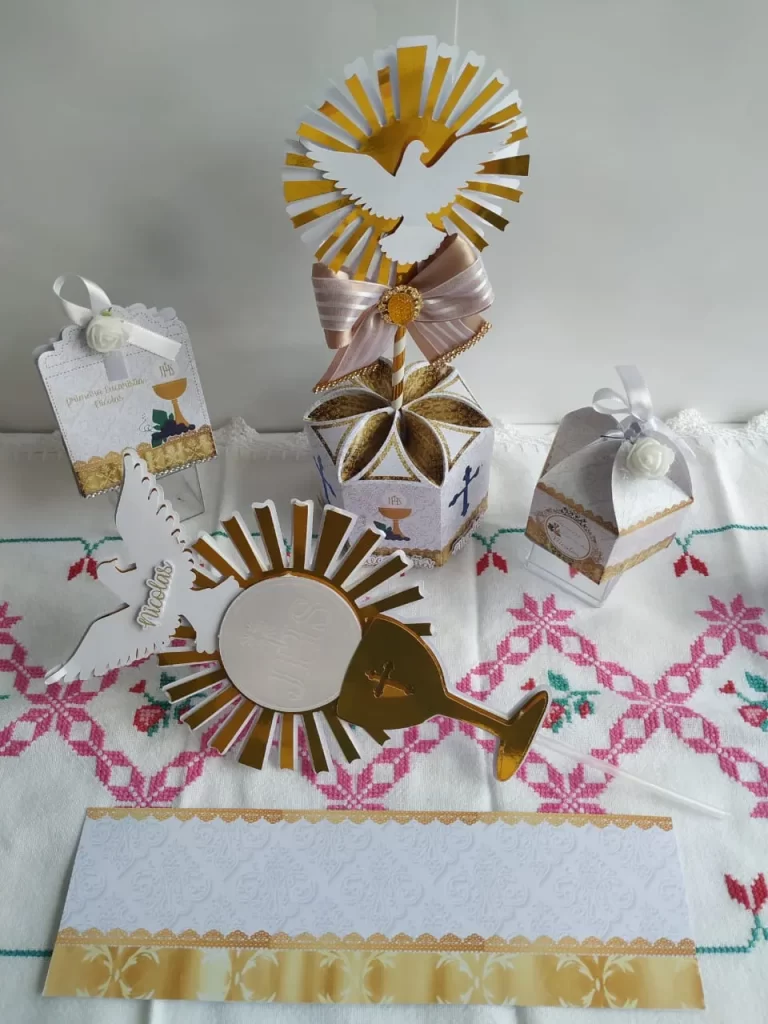 Moldes práticos de papelaria criativa para centro de mesa de eucaristia em formato Studio e PDF.