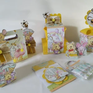 Kit digital de personalizados para centro de mesa do Ursinho Pooh e sua turma nos formatos Silhouette Studio e PDF.